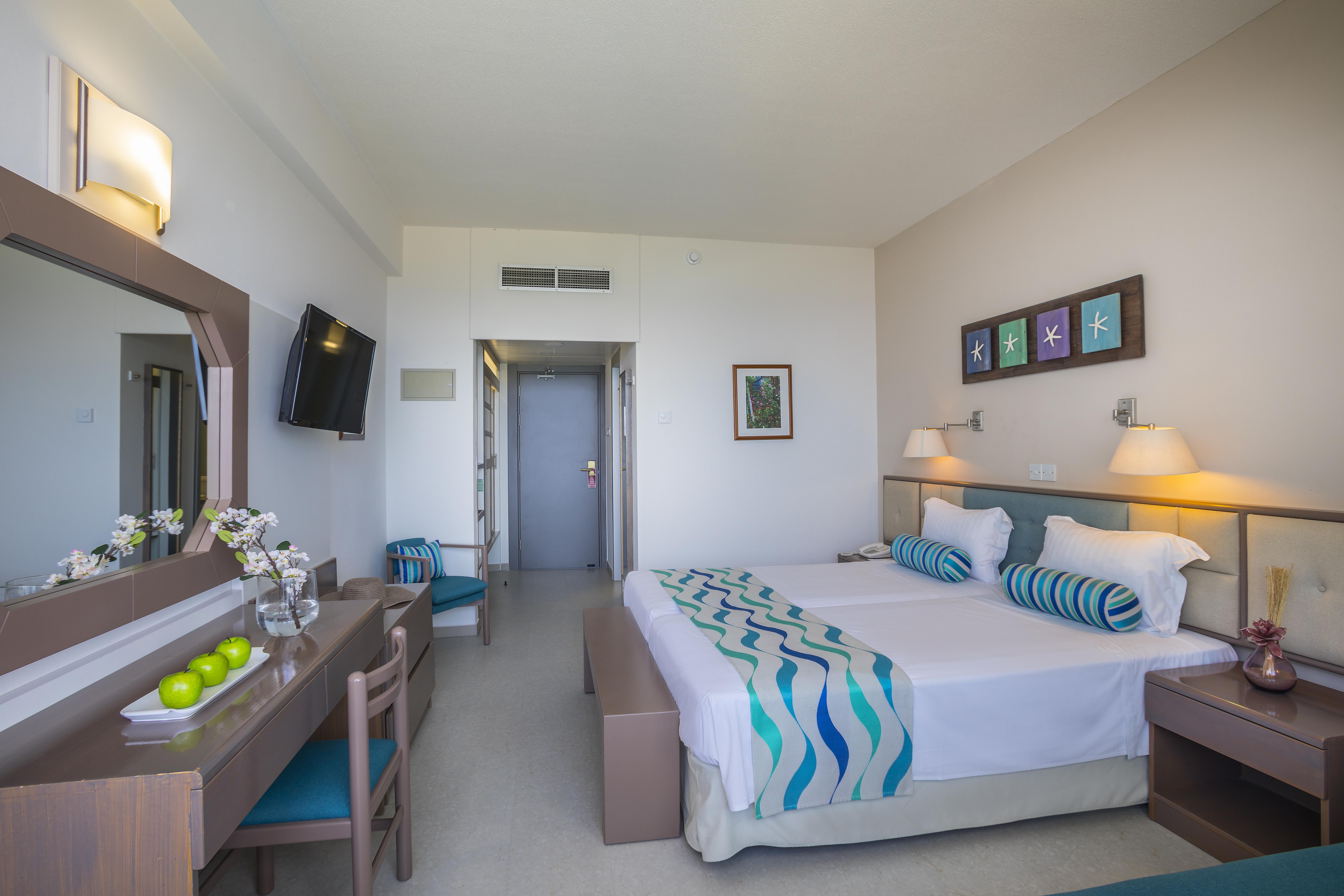 Cavo Maris Beach Hotel Protaras Bagian luar foto