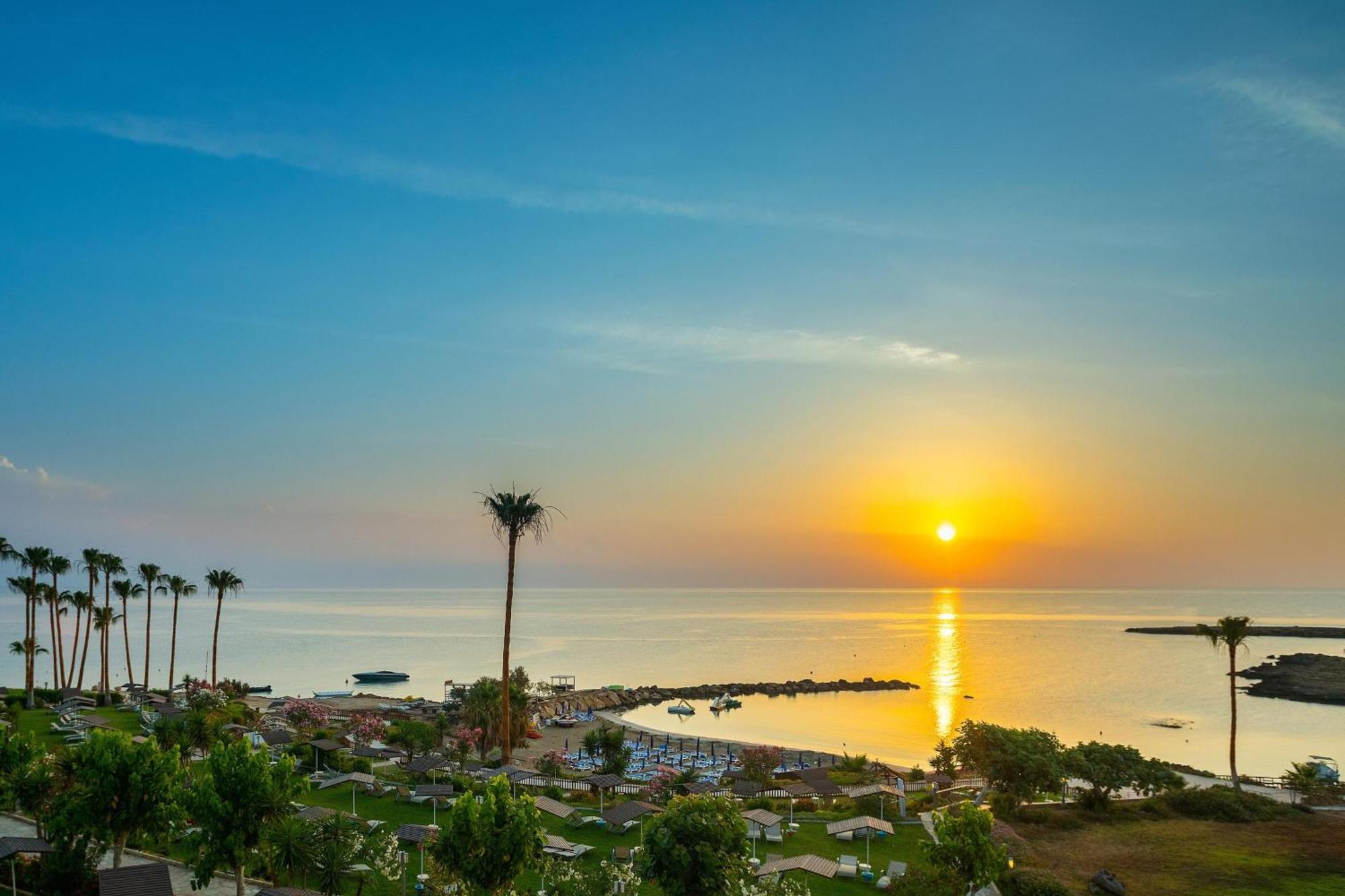 Cavo Maris Beach Hotel Protaras Bagian luar foto