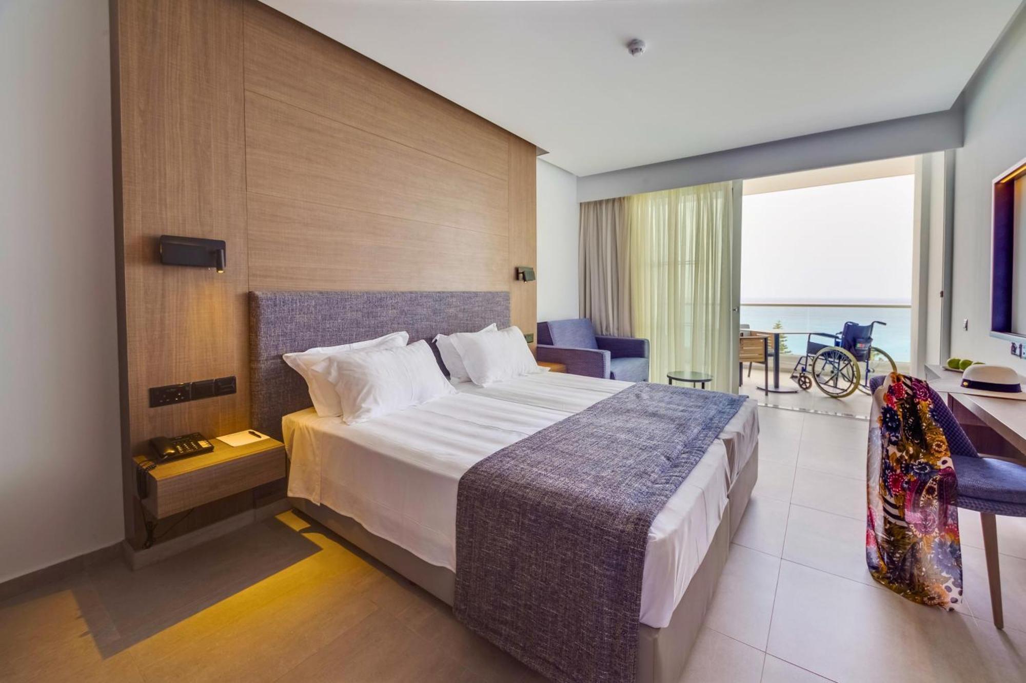 Cavo Maris Beach Hotel Protaras Bagian luar foto