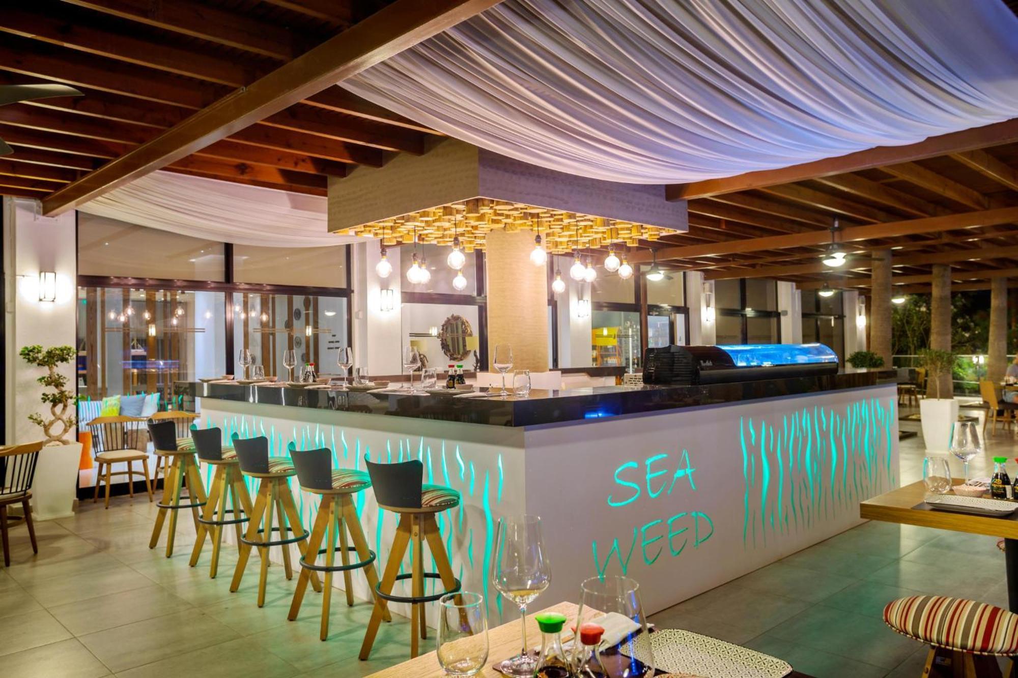Cavo Maris Beach Hotel Protaras Bagian luar foto
