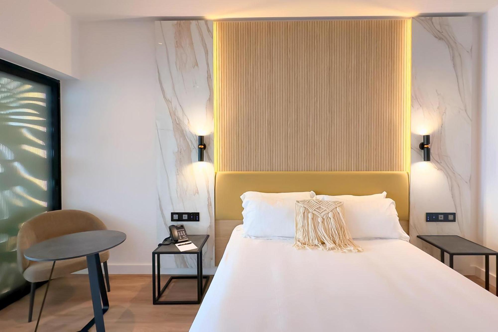 Cavo Maris Beach Hotel Protaras Bagian luar foto