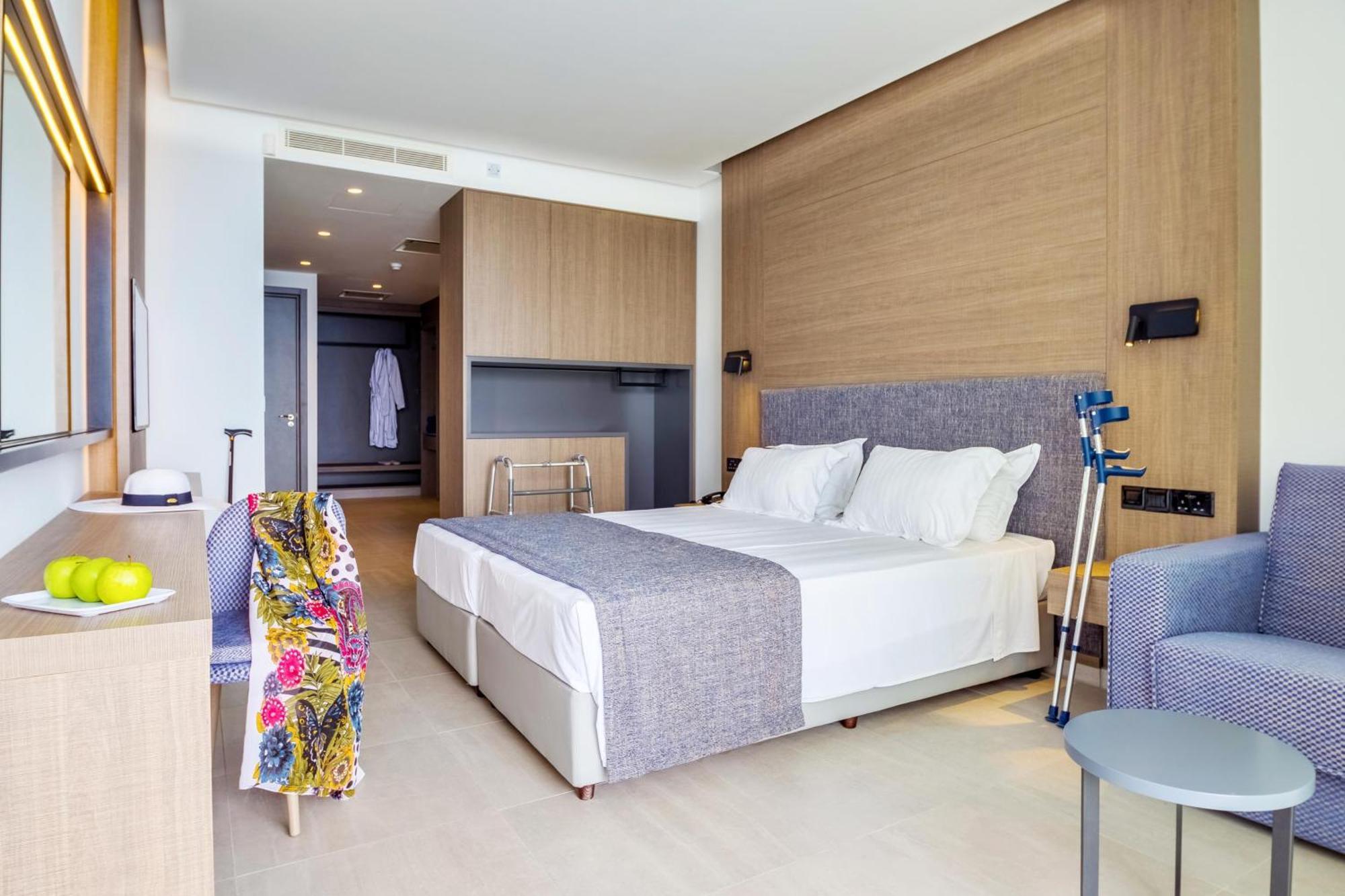 Cavo Maris Beach Hotel Protaras Bagian luar foto